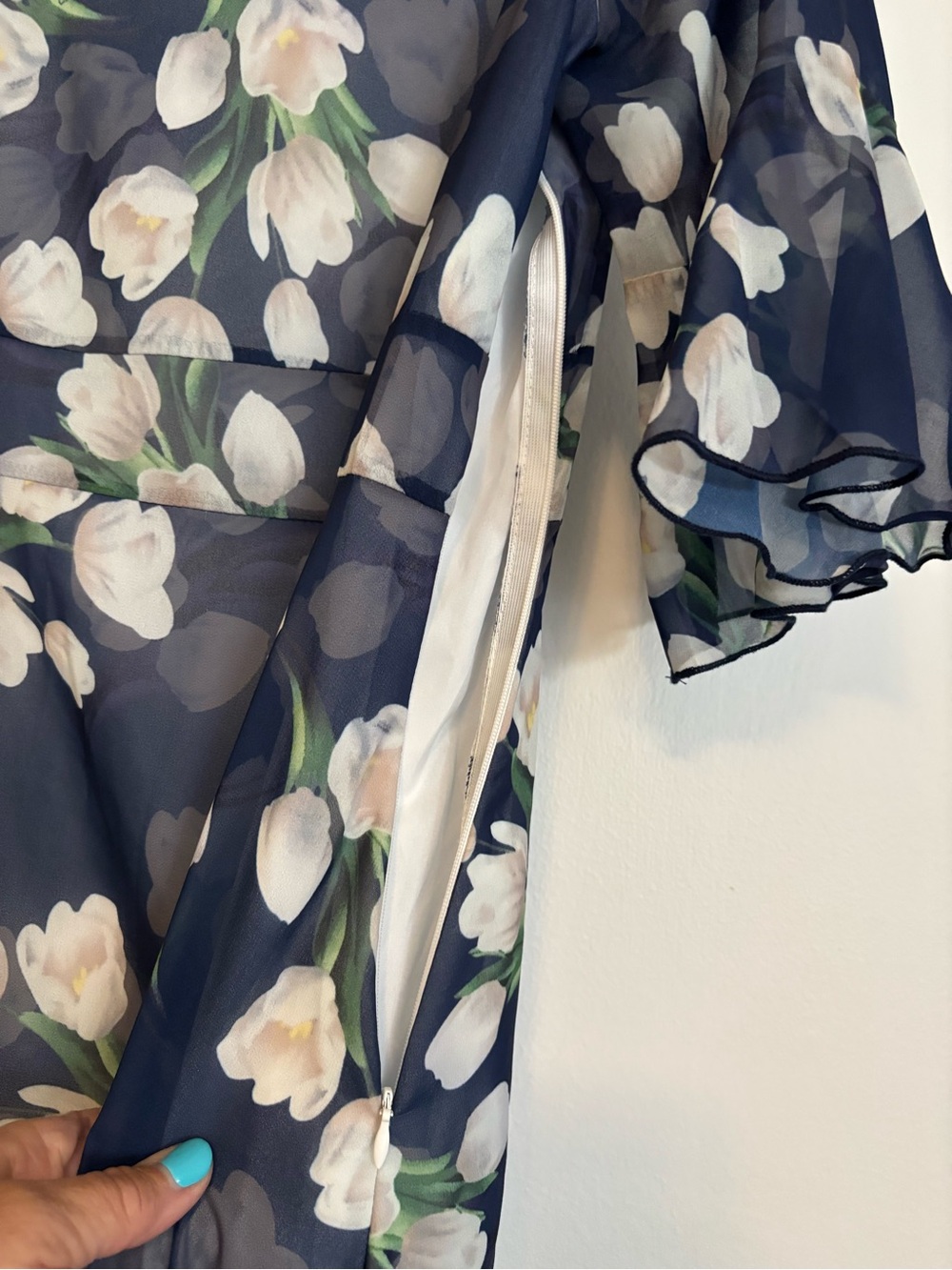 Floral Navy V-Neck Midi Dress - Picture 4 of 6